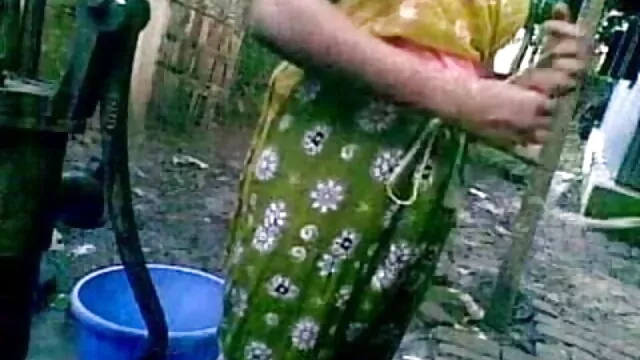પારકી માં બાથરૂમમાં સમસ્યા ખુલ્લા બીપી ઓરમાન પુત્ર