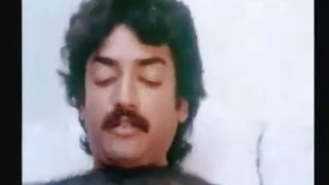 યુવાન મસાજ એચડી સેક્સ બીપી વીડીયો ગાદી