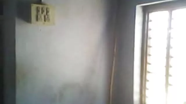 કાળા સોનેરી વાળ વાળી બીપી હીન્દી પીચર