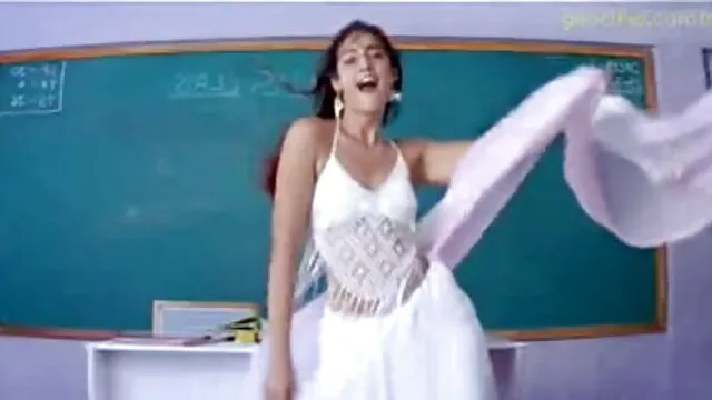 મિત્રો લઇ બીપી વીડીયો દેખાડો બે વેશ્યાઓ