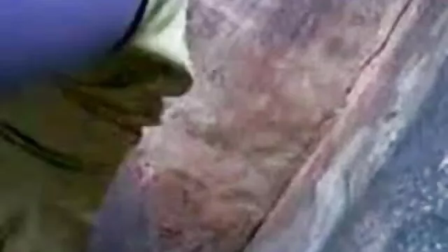 લઈ ઇંગલિશ ઓપન પીચર એક છોકરી પર એક હોટ