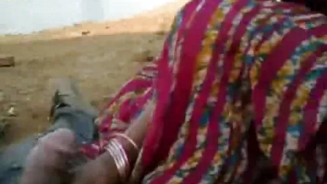 તેના પતિ ઊંઘ આવી હતી તેની પત્ની સાથે ઇંગ્લીશ બીપી પીચર વીડીયો જેથી નશામાં તે pukes