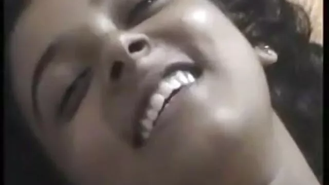 Fucks પોતાની જાતને મૂર્ખ સામે બીપી હિન્દી વિડિયો વેબકેમ