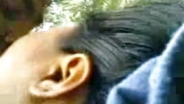 છોકરી જુએ છે અને બીપી વિડીયો મોકલો masturbates
