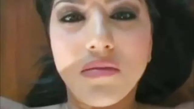 Meaty બીપી વિડીયો મોકલો એશિયન મહિલા અને pantyhose બોક્સ